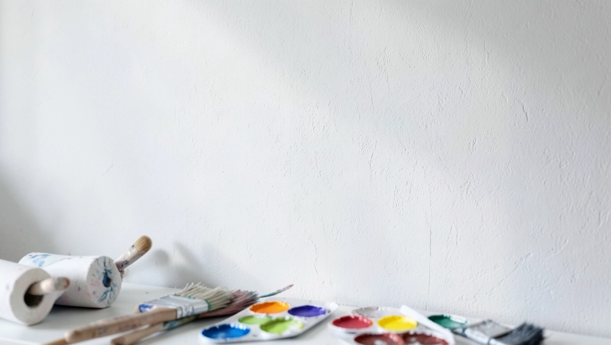 jak ciekawie pomalować ścianę
