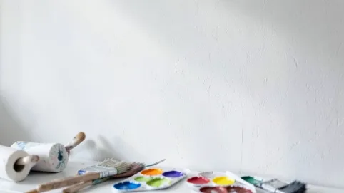 jak ciekawie pomalować ścianę